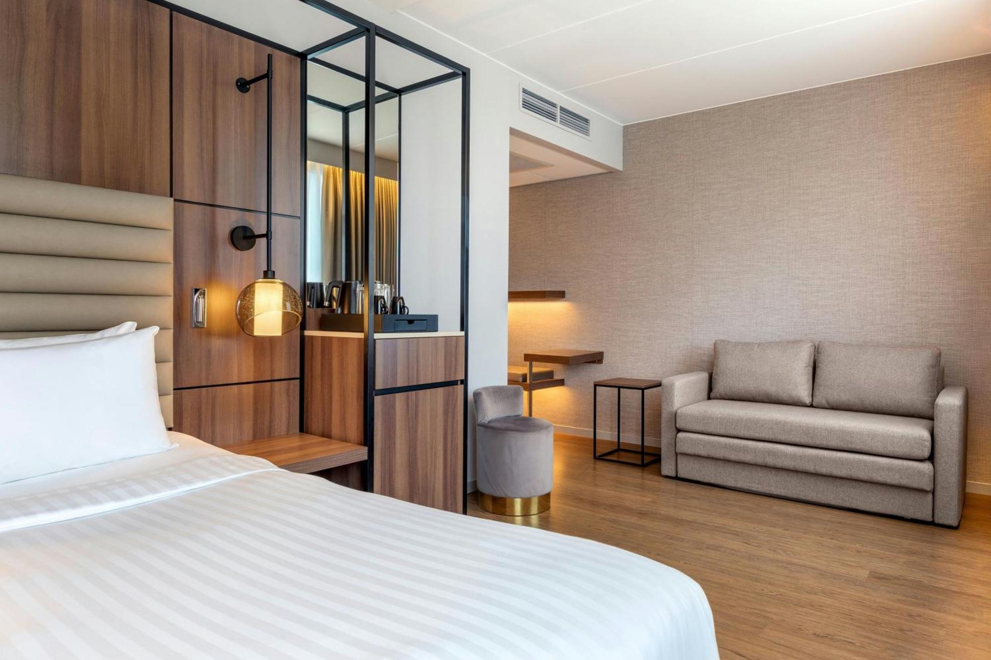 Ac Hotel By Marriott Stockholm Ulriksdal Солна Экстерьер фото