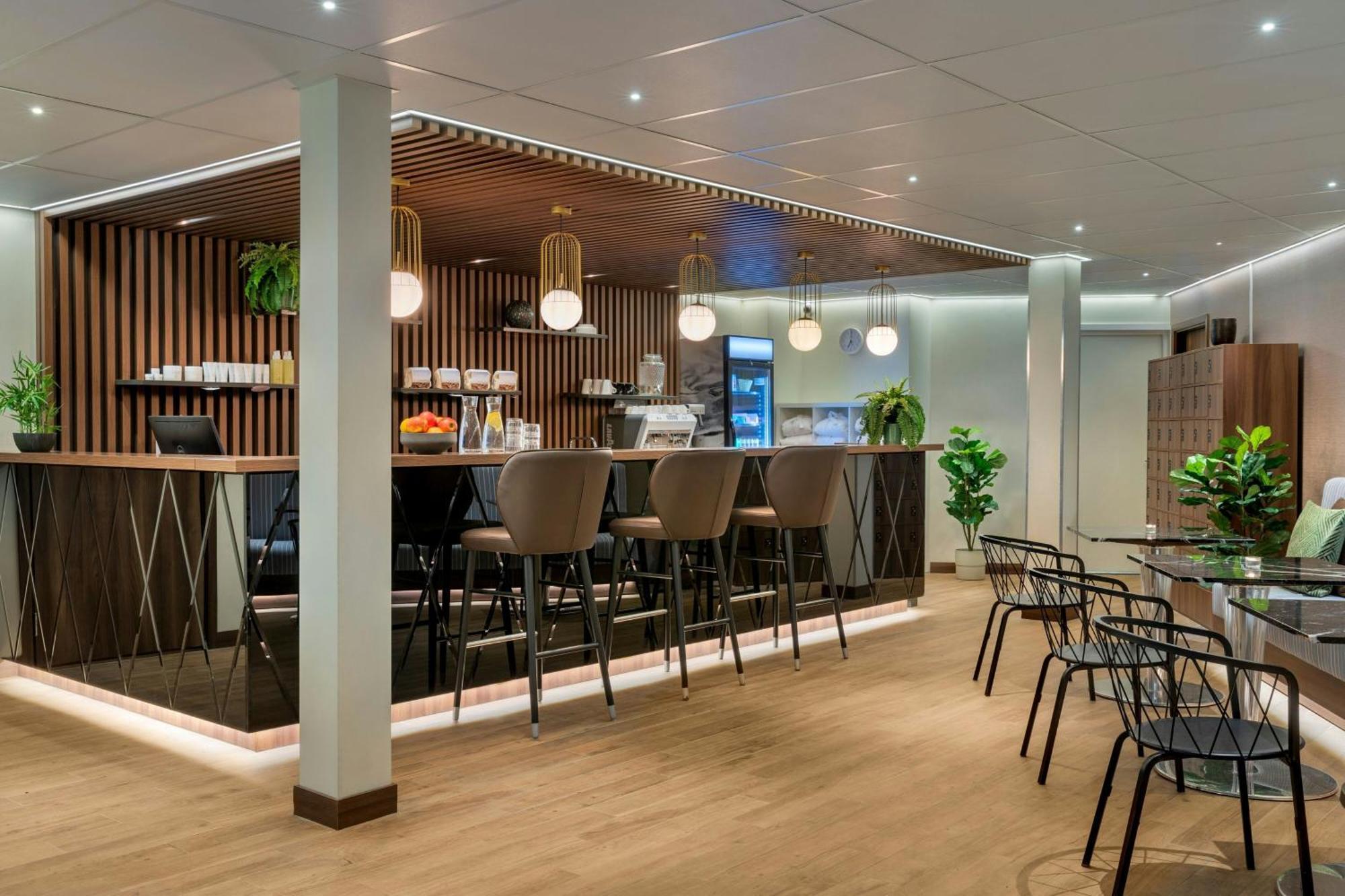 Ac Hotel By Marriott Stockholm Ulriksdal Солна Экстерьер фото