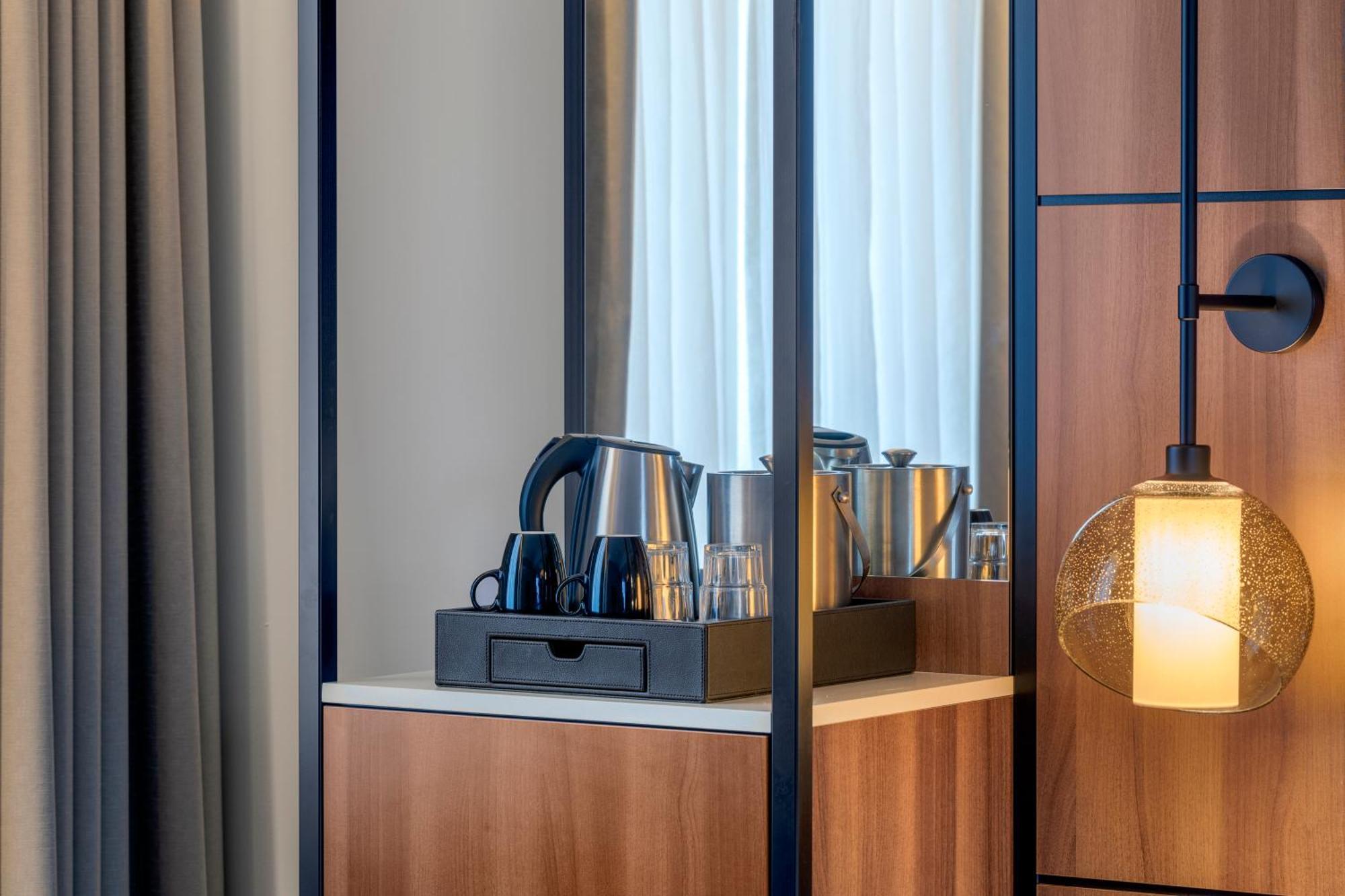 Ac Hotel By Marriott Stockholm Ulriksdal Солна Экстерьер фото